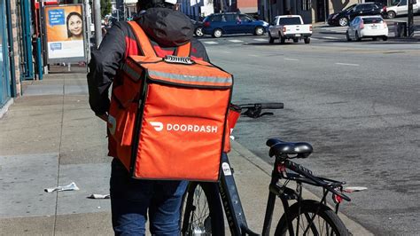DoorDash warns customers that orders with no tips could have longer delivery times